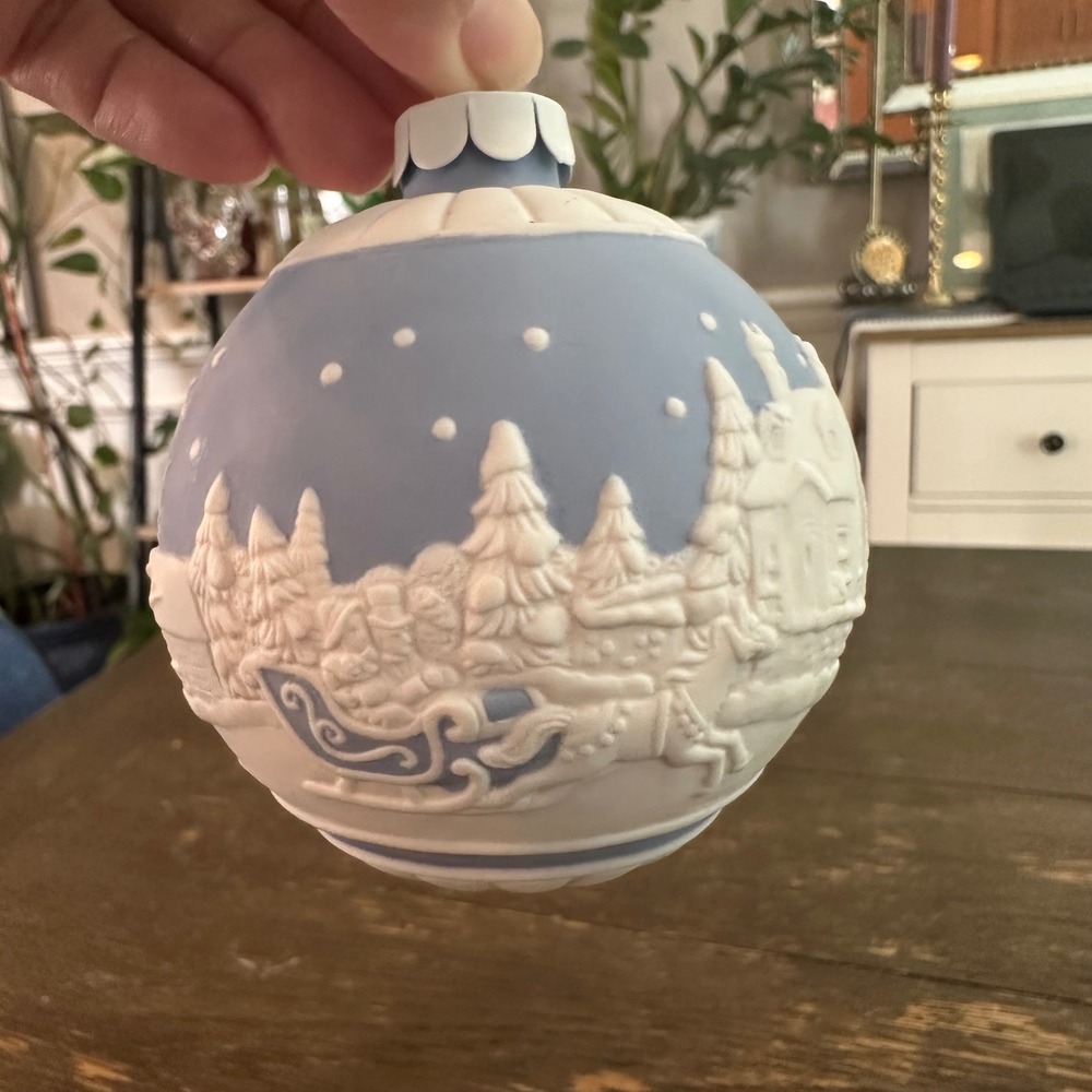 Wedgwood Jasperware Ball Ornament "Sleigh Ride" Blue White 3 inch diameter